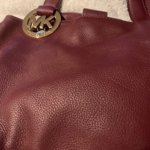 MK soft leather large wine colored handbag - Picture 9 of 9